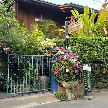 Siriwan Hostel Chiang Mai Exteriör bild